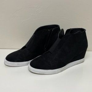 Soda Black Women’s High Top Slip On Fashion Sneakers – size 7